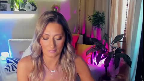 Divine Sarah NONUDE model online show from June 27, 3:18 pm