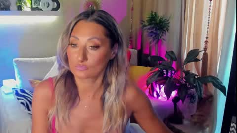 Divine Sarah NONUDE model online show from July 11, 1:11 pm