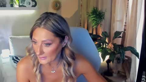 Divine Sarah NONUDE model online show from July 13, 2:40 pm