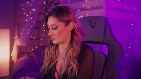 Divine Sarah NONUDE model online show from January 19, 12:12 pm