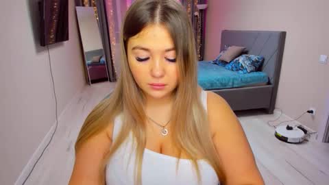 Sarah online show from December 23, 3:10 am