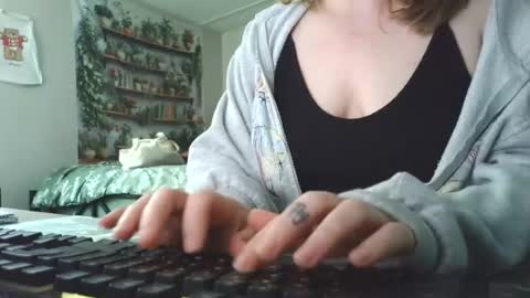 Sarah online show from June 16, 8:21 pm