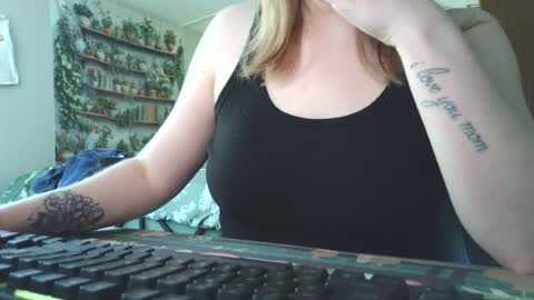Sarah online show from June 12, 10:40 pm