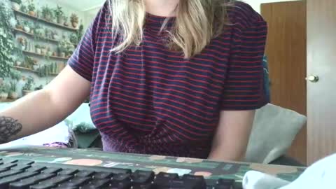 Sarah online show from July 31, 10:33 pm