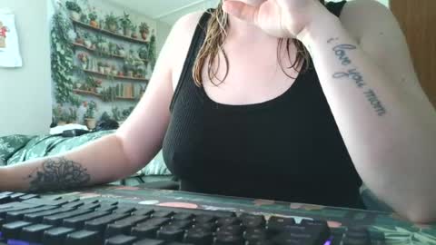 Sarah online show from July 5, 8:25 pm
