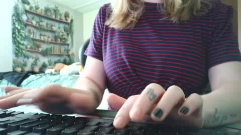 Sarah online show from June 29, 8:19 pm