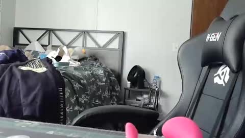 Sarah online show from April 6, 8:43 pm