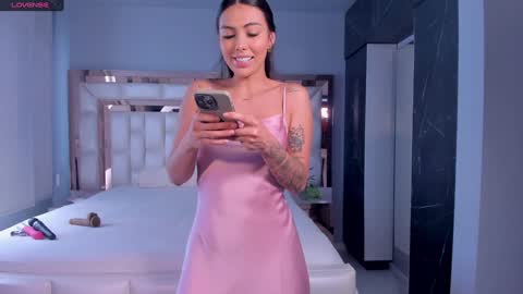 Sarah online show from January 10, 4:30 pm