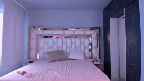 Sarah online show from February 26, 3:43 pm