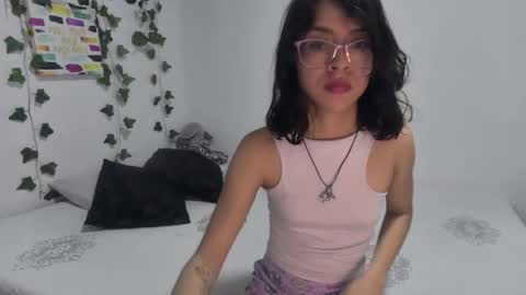 Sarah  online show from December 18, 8:02 pm