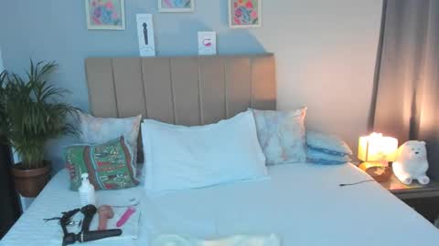 sararamirez43 online show from September 11, 12:33 am