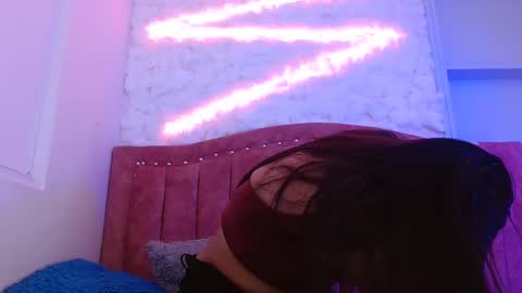 sarastonesx online show from February 1, 12:18 am