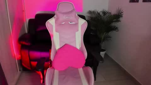 saratukkerr online show from October 4, 5:57 am