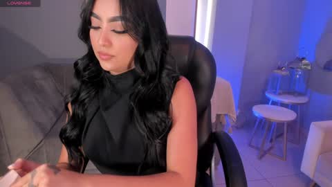 Sara Winstone online show from January 25, 7:38 pm