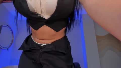 Sara Winstone online show from February 16, 11:38 am