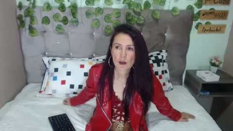 Snapshot of saray_hot202cl chatting on December 31, 2:29 am saray_hot202cl online show from December 31, 2:29 am