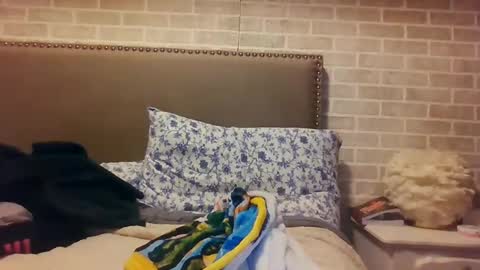 Snapshot of saretta46 chatting on December 15, 12:07 am Sara online show from December 15, 12:07 am