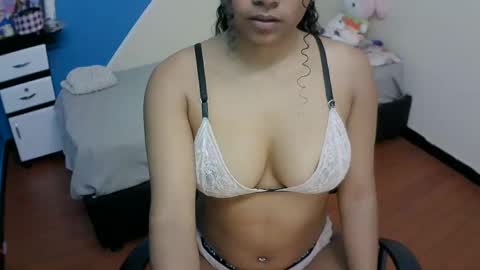 Snapshot of sarisha__ chatting on February 24, 3:31 am Sarisha online show from February 24, 3:31 am