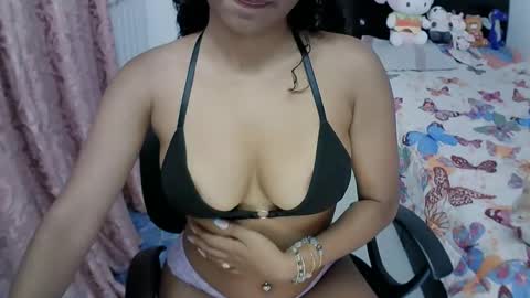 Snapshot of sarisha__ chatting on December 3, 1:39 am Sarisha online show from December 3, 1:39 am