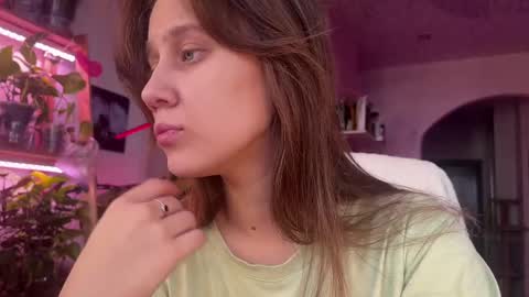 Snapshot of sasha_moormeoow chatting on February 16, 6:21 am Alexandra Sasha in short online show from February 16, 6:21 am