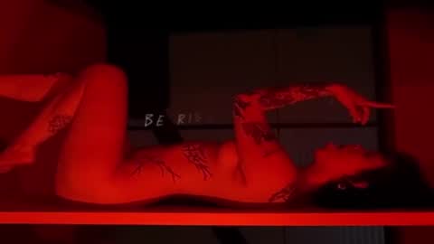 saskia_vellour online show from July 30, 9:04 pm