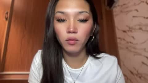 Sassygirl online show from May 3, 12:25 am