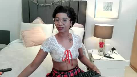 sasyylissaa online show from August 4, 12:16 am