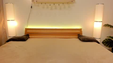 Snapshot of satimilf_ chatting on December 4, 7:17 am Sati online show from December 4, 7:17 am