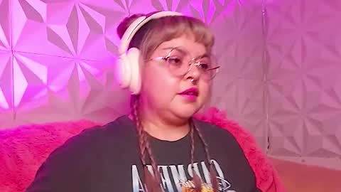 Gina George online show from December 4, 1:41 am