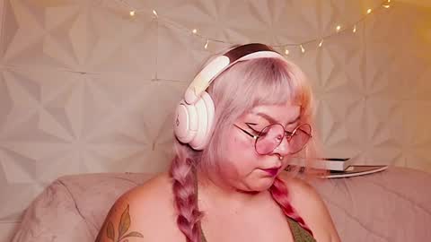 Gina George online show from August 1, 1:51 am