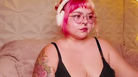 Gina George online show from July 10, 11:48 pm
