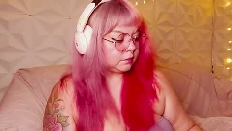 Gina George online show from July 22, 11:39 pm