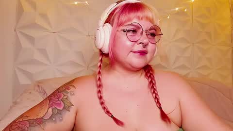 Gina George online show from July 13, 12:11 am