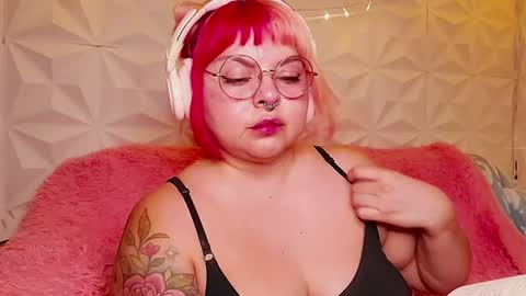Gina George online show from July 7, 2:03 am