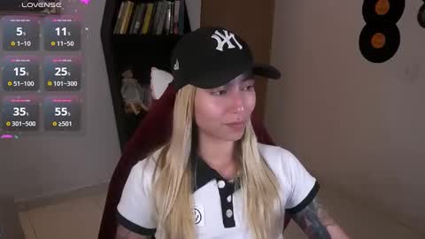 Snapshot of saucy_jenn1 chatting on September 27, 5:47 am I AM JENN  online show from September 27, 5:47 am