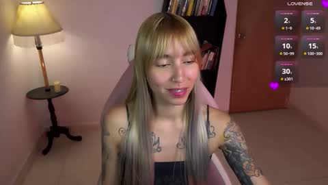 I AM JENN  online show from February 20, 3:05 am