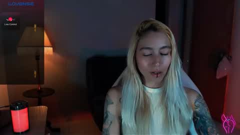 Snapshot of saucy_jenn1 chatting on December 8, 10:47 pm I AM JENN  online show from December 8, 10:47 pm