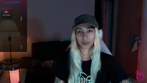 Snapshot of saucy_jenn1 chatting on December 7, 2:42 am I AM JENN  online show from December 7, 2:42 am