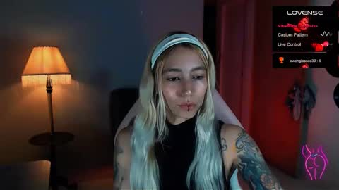 Snapshot of saucy_jenn1 chatting on January 11, 3:44 am I AM JENN  online show from January 11, 3:44 am