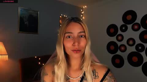 Snapshot of saucy_jenn1 chatting on February 28, 2:42 am I AM JENN  online show from February 28, 2:42 am