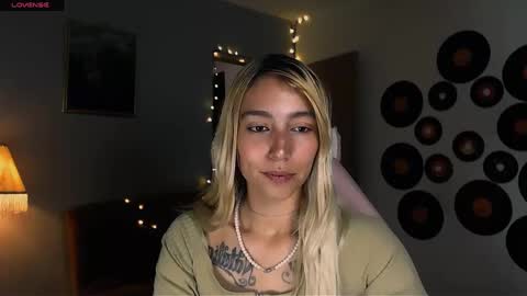 Snapshot of saucy_jenn1 chatting on March 1, 2:15 am I AM JENN  online show from March 1, 2:15 am