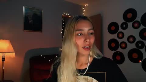 Snapshot of saucy_jenn1 chatting on February 23, 11:21 pm I AM JENN  online show from February 23, 11:21 pm