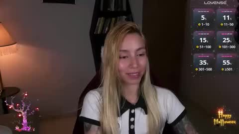 Snapshot of saucy_jenn1 chatting on October 30, 5:21 am I AM JENN  online show from October 30, 5:21 am