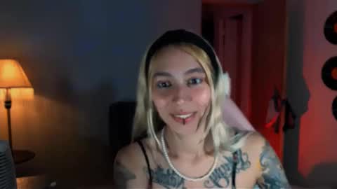 Snapshot of saucy_jenn1 chatting on January 5, 9:03 pm I AM JENN  online show from January 5, 9:03 pm