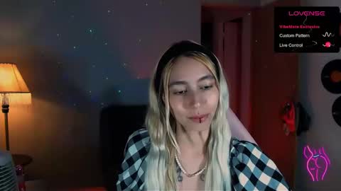 Snapshot of saucy_jenn1 chatting on January 8, 3:08 am I AM JENN  online show from January 8, 3:08 am