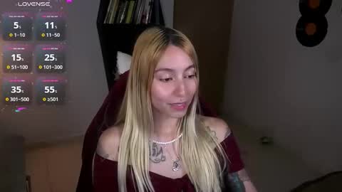 Snapshot of saucy_jenn1 chatting on October 25, 4:09 am I AM JENN  online show from October 25, 4:09 am