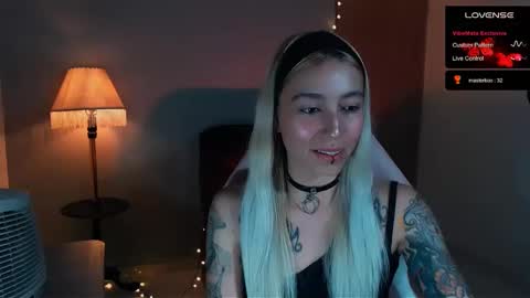 Snapshot of saucy_jenn1 chatting on January 18, 2:14 am I AM JENN  online show from January 18, 2:14 am