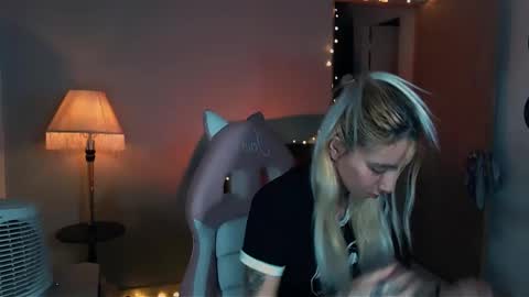 Snapshot of saucy_jenn1 chatting on January 24, 2:28 am I AM JENN  online show from January 24, 2:28 am