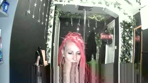 SaucySky online show from June 2, 9:27 pm