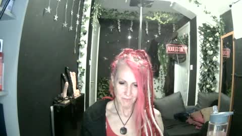 SaucySky online show from June 16, 9:49 pm
